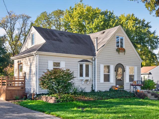 House for sale in Hampshire, Kane County