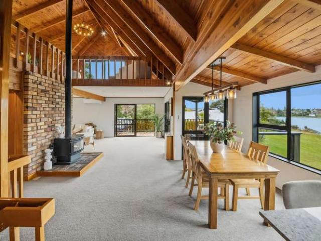 House for sale in Paremoremo, Oroua County