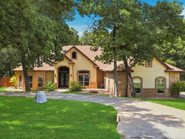 House for sale in Ellis, Texas