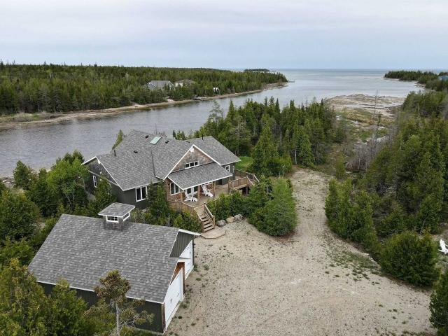 House for sale in Ontario