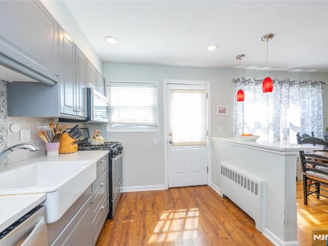 House for sale in Park Hill Condominiums, Fair Lawn