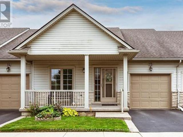 Townhouse for sale in Ancaster, Ontario
