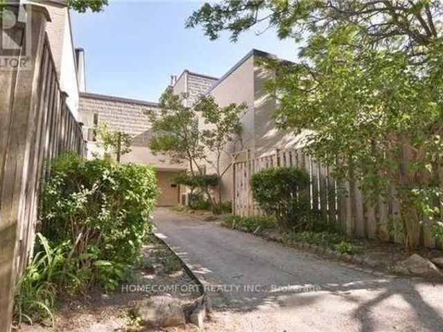 Townhouse for sale in Humber River—Black Creek, Toronto