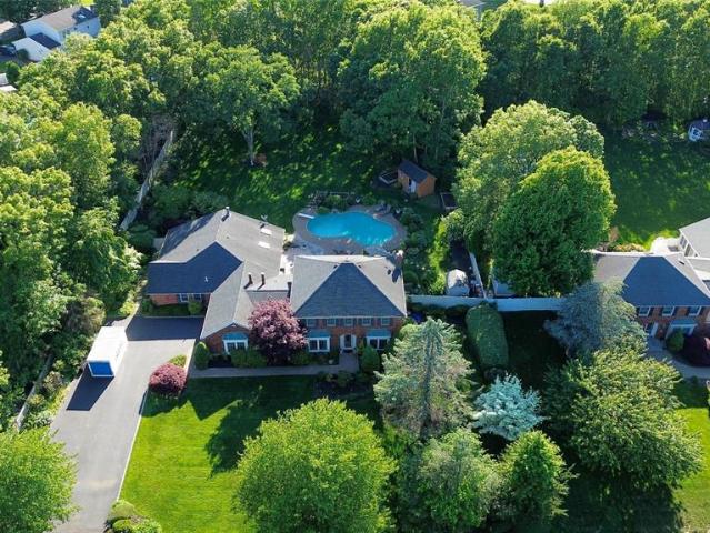 House for sale in Smithtown, New York