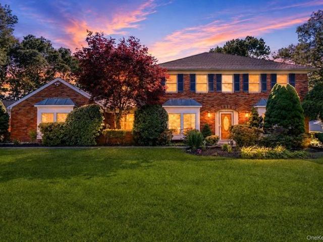 House for sale in Smithtown, New York