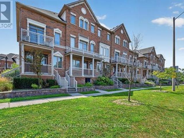Townhouse for sale in Georgina, Ontario