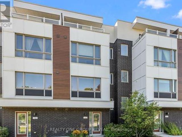 Townhouse for sale in Durham, Ontario