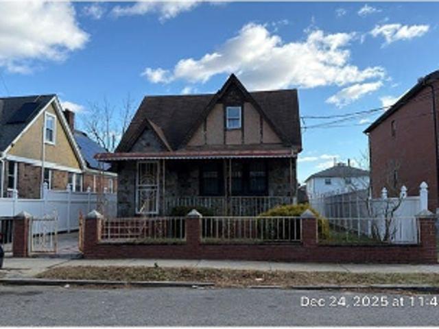 House for sale in Queens, Arverne
