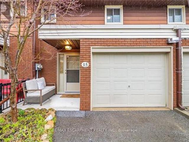 Townhouse for sale in Ancaster, Ontario
