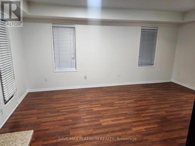 Townhouse for rent in Oakville, Golden Horseshoe