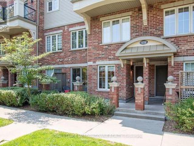 Townhouse for sale in Oakville, Ontario