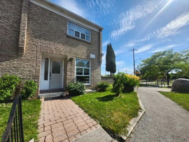 Townhouse for sale in Woburn, Ontario