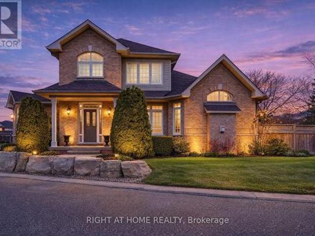 Townhouse for sale in Burlington, Ontario