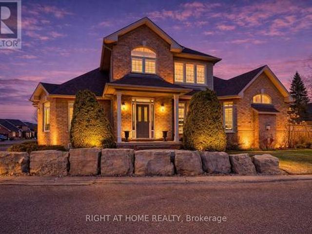 Townhouse for sale in Burlington, Ontario