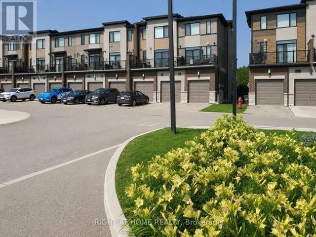 Townhouse for sale in Ancaster, Ontario