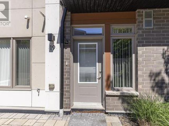 Townhouse for sale in Woburn, Ontario