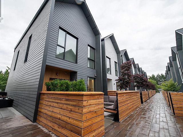 Condo for sale in Richmond, British Columbia