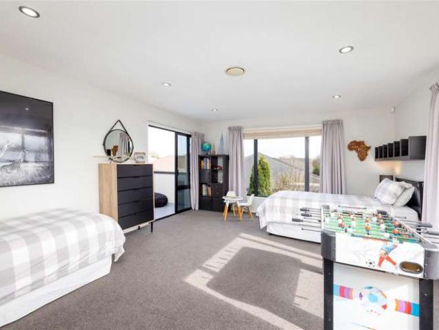 House for sale in Chaslands, Canterbury