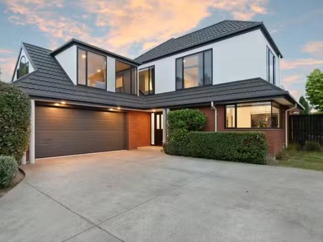 House for sale in Chaslands, Canterbury