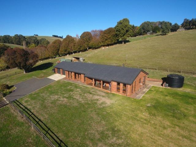 Cottage for sale in Sulphur Creek, Tasmania