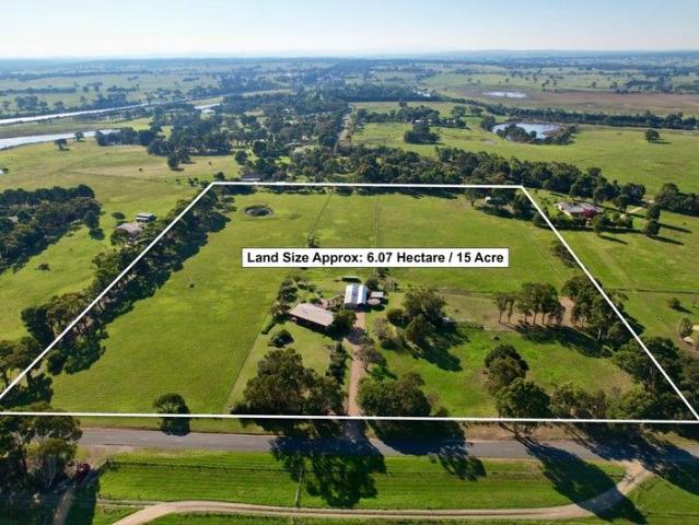 House for sale in Victoria