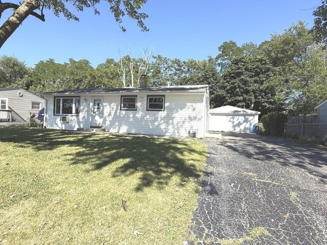 House for sale in Carpentersville, Illinois