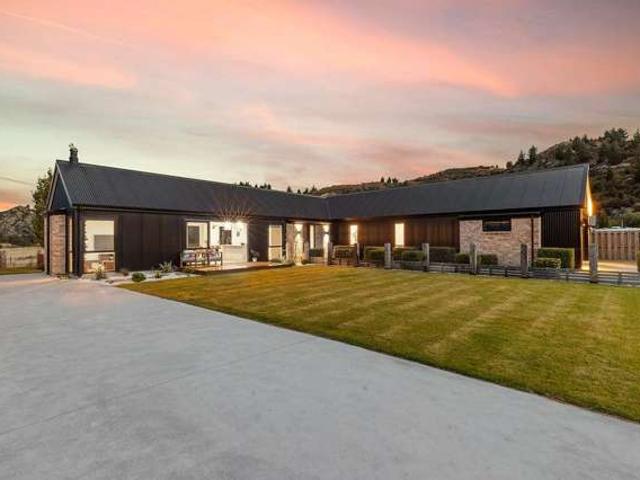 House for sale in Otakou