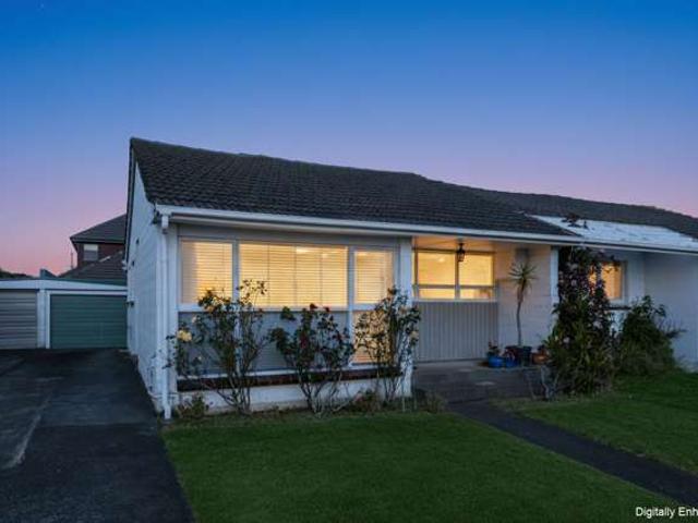 Apartment for sale in Days Bay, Wellington