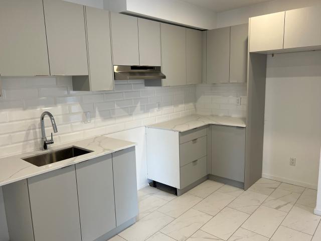 Apartment for rent in Pointe-claire, Quebec