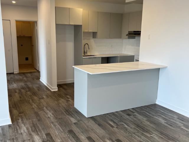 Apartment for rent in Pointe-claire, Quebec
