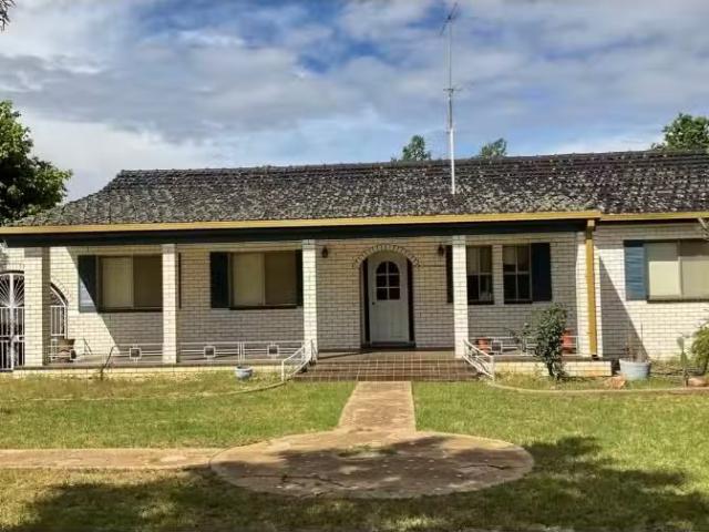 House for rent in Leeton, Leeton Shire Council