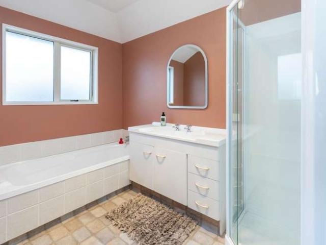 House for sale in Chaslands, Canterbury