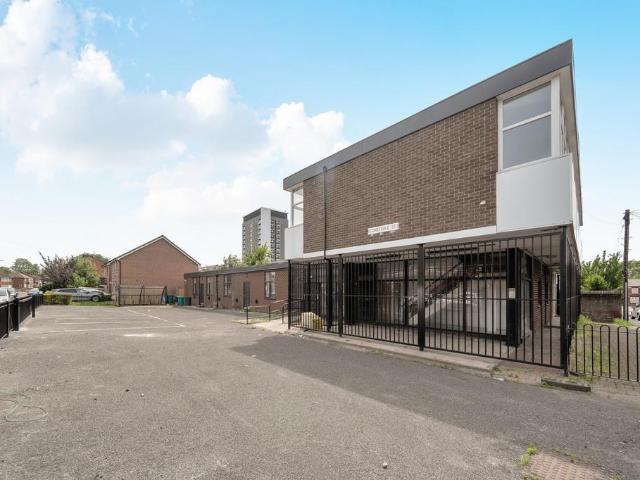 Flat for sale in Georgia, Greater Manchester