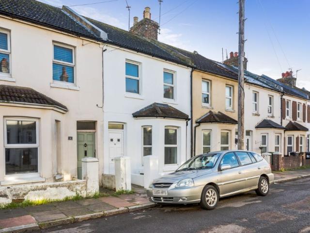 House for rent in Roselands, Eastbourne