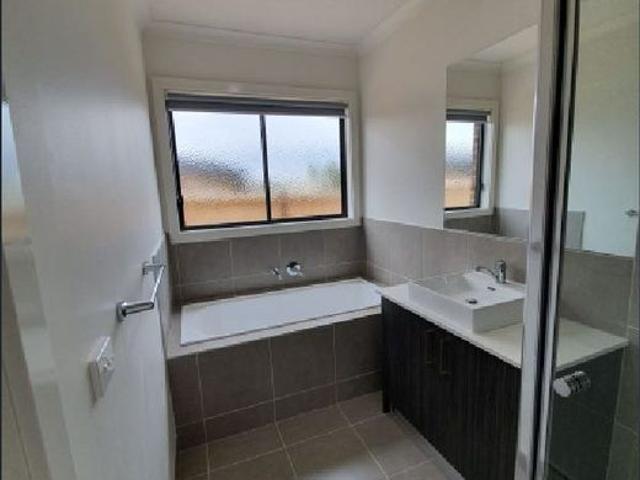 House for rent in Tarneit, Victoria
