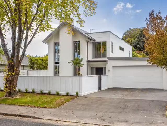 House for sale in Chaslands, Canterbury