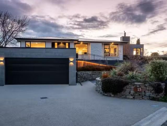 House for sale in Otakou