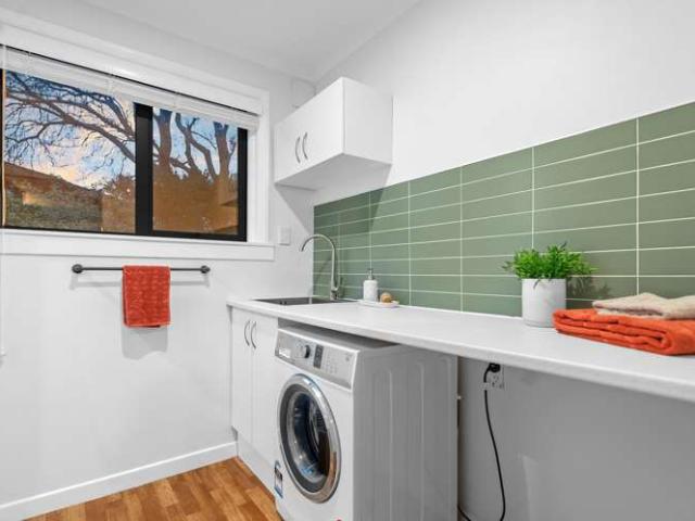 House for sale in Chaslands, Canterbury