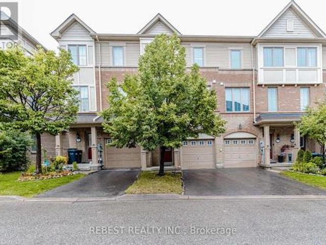 Townhouse for sale in Georgina, Ontario