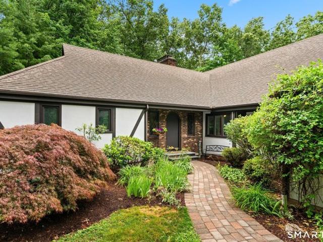 House for sale in Simsbury, Connecticut