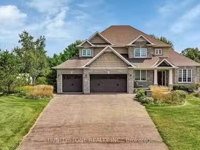 House for sale in Ashton