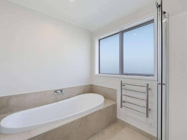 House for sale in Chaslands, Canterbury