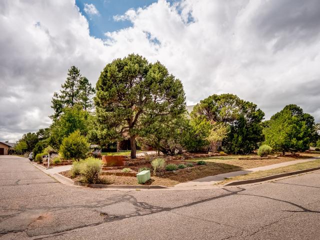 House for sale in East Barranca Mesa, Los Alamos