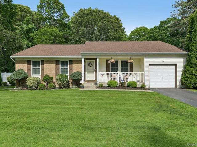House for sale in Centereach, New York