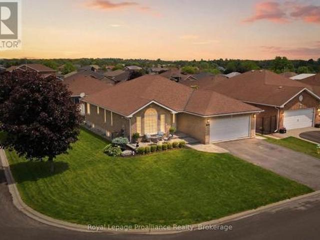 House for sale in Ontario