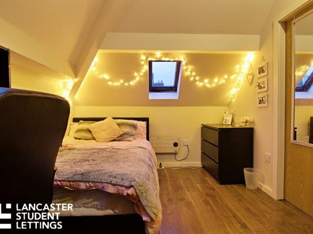 Room for rent in Moorlands, Bare