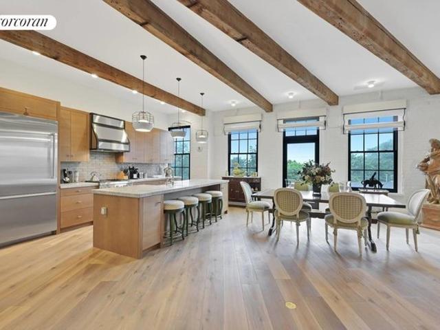 House for sale in Wainscott, New York