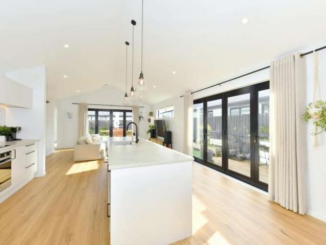 House for sale in Chaslands, Canterbury