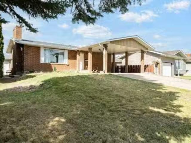 House for sale in Medicine Hat, Alberta