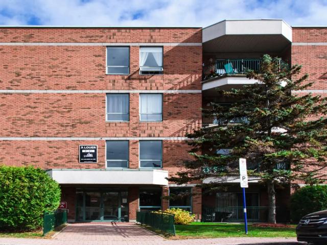 Apartment for rent in Pointe-claire, Quebec